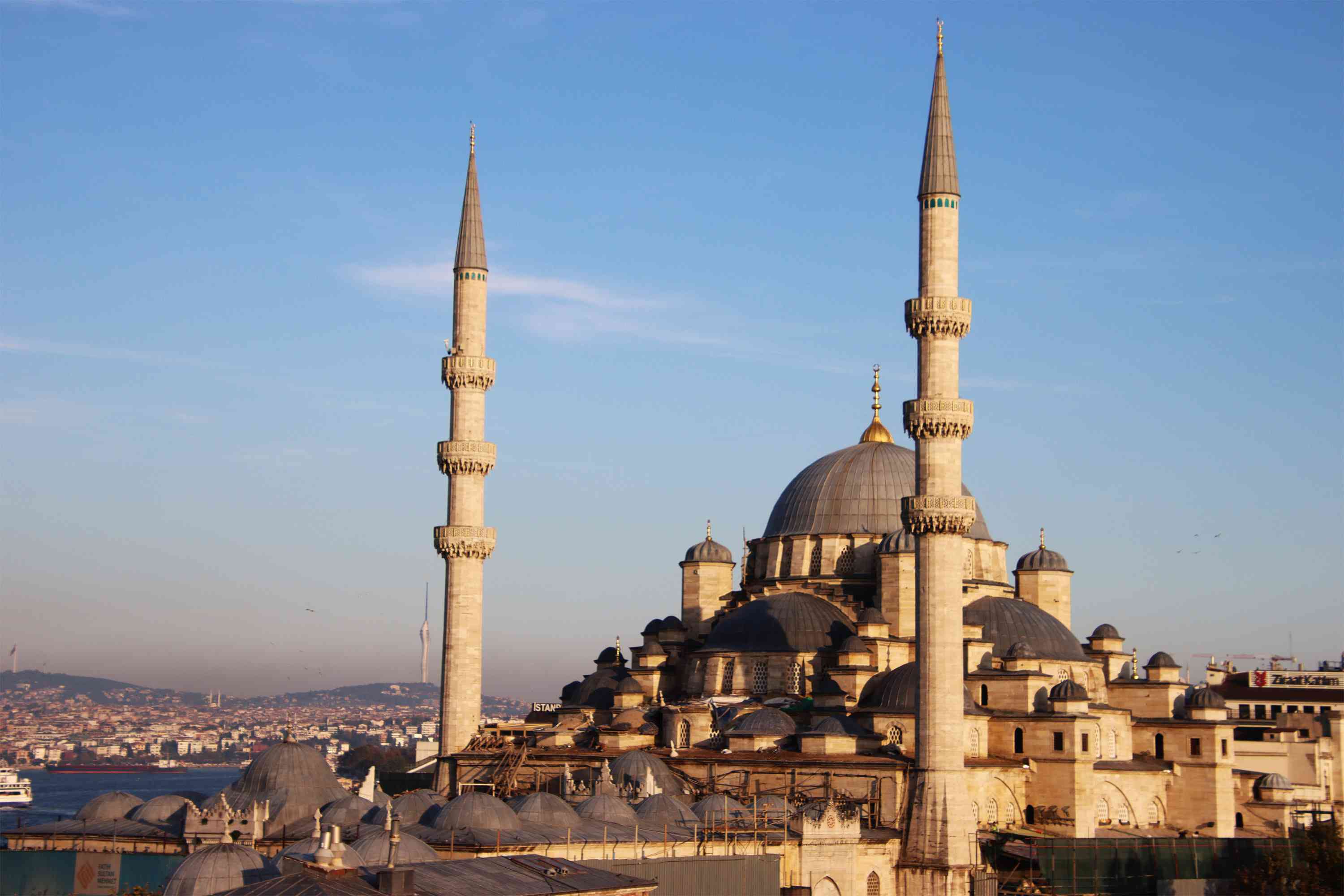 Blue Mosque, Istanbul, Türkiye by Annelieke Huijgens